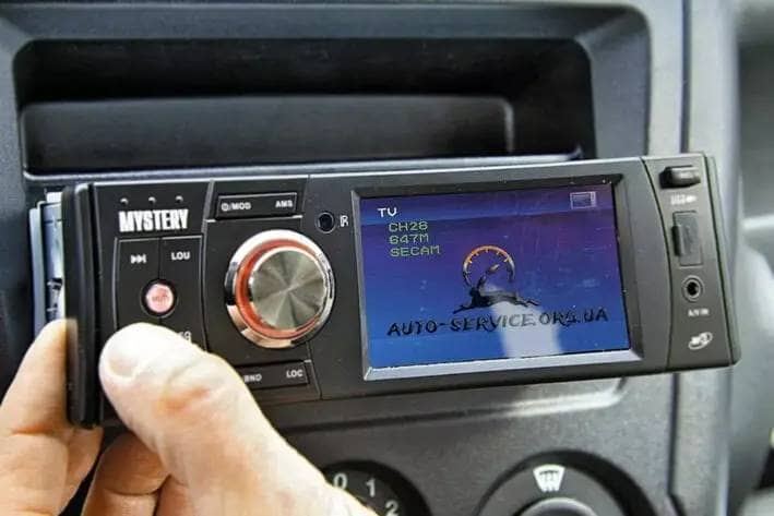 Установка Магнитол